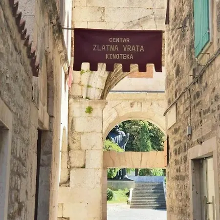 In Beautiful Diocletian's Palace 아파트 스플리트