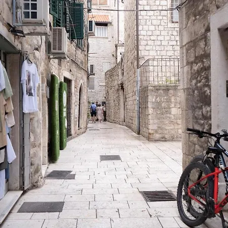 In Beautiful Diocletian's Palace Apartament