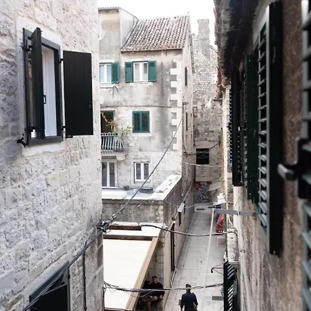 In Beautiful Diocletian's Palace Apartment