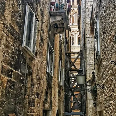 In Beautiful Diocletian's Palace アパート スプリト
